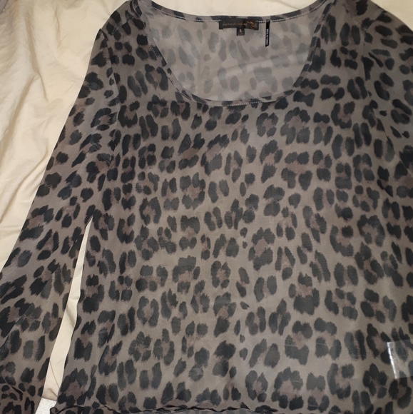 SUPER SOFT, SHEER HIGH QUAILTY- Thin blouse - Picture 3 of 6